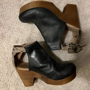 Free People Clogs